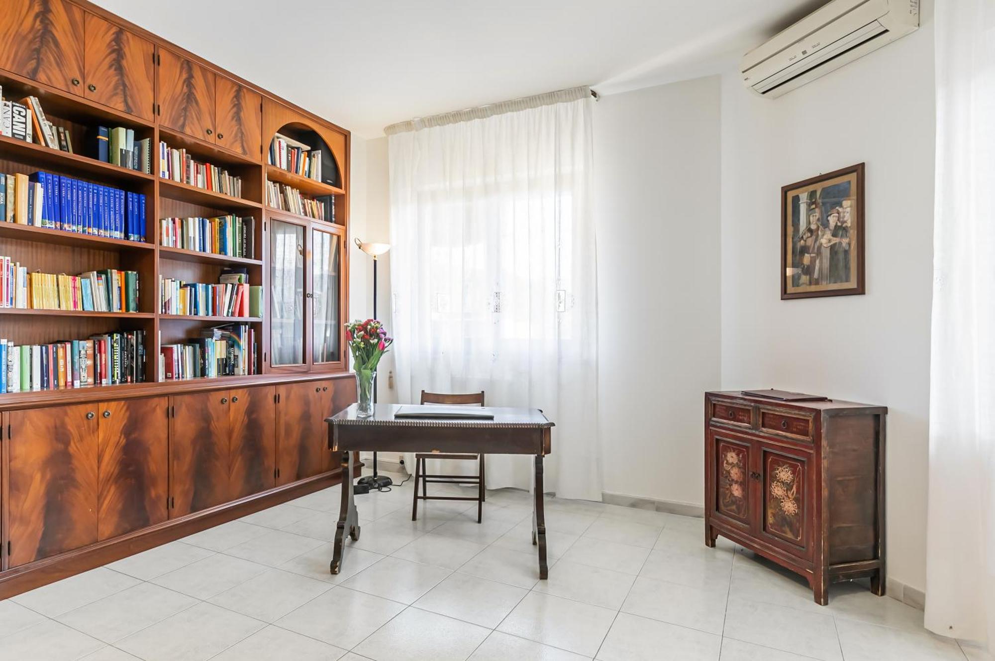 Palazzo Reale & Piazza Indipendenza Roomy Flat Palermo Exterior foto