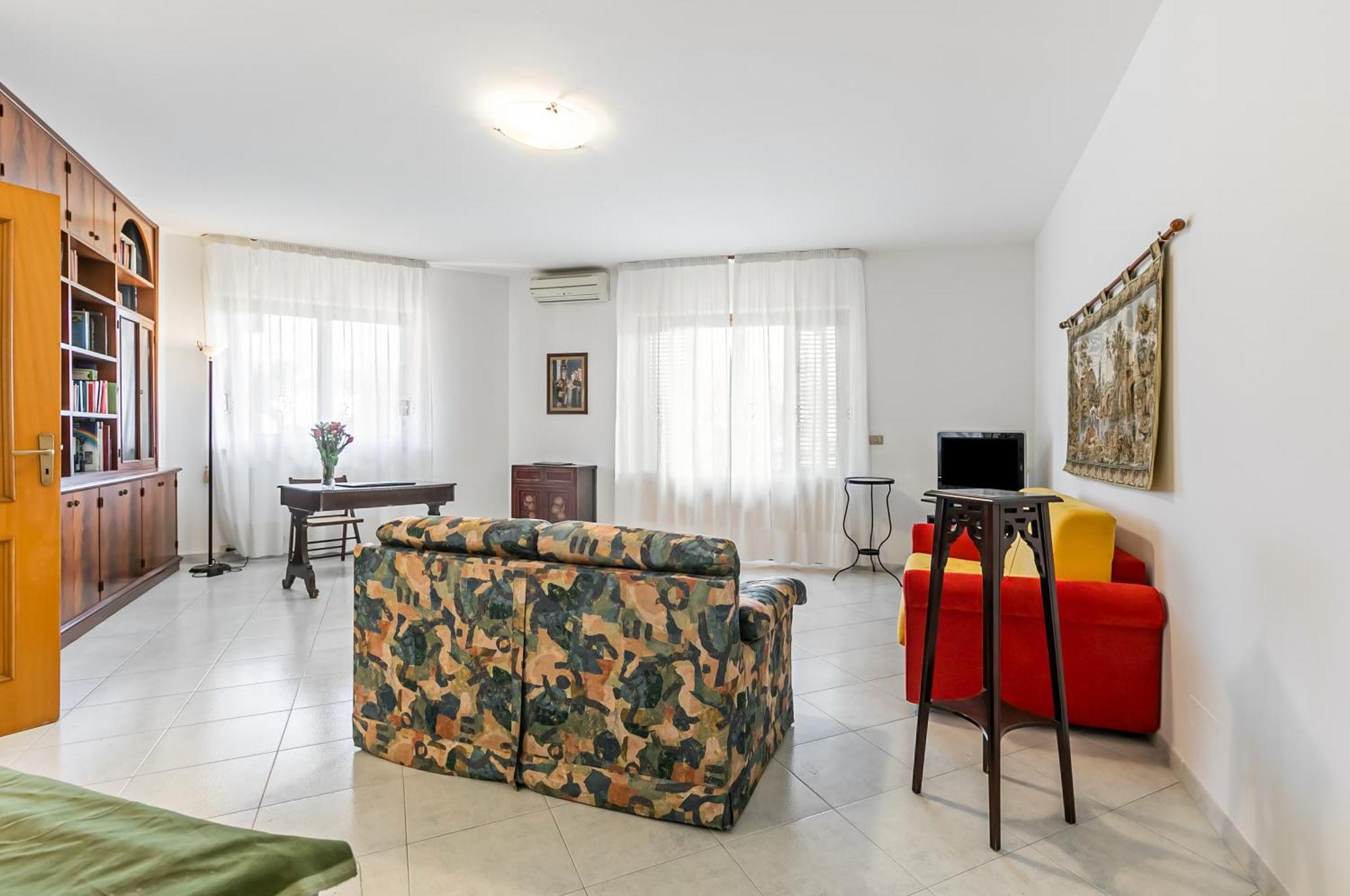 Palazzo Reale & Piazza Indipendenza Roomy Flat Palermo Exterior foto
